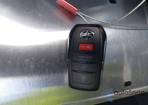 2025 Toyota Camry Xse z USA, uszkodzony, nr VIN 4T1DBADK0SU013352